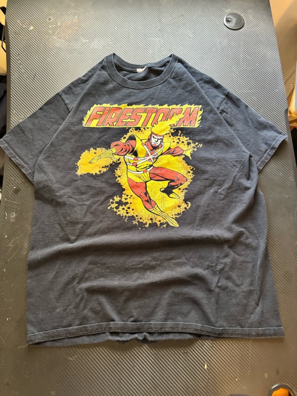 Mens vintage Dc Comics Firestorm t-shirt MEASUREMENTS SHOWN